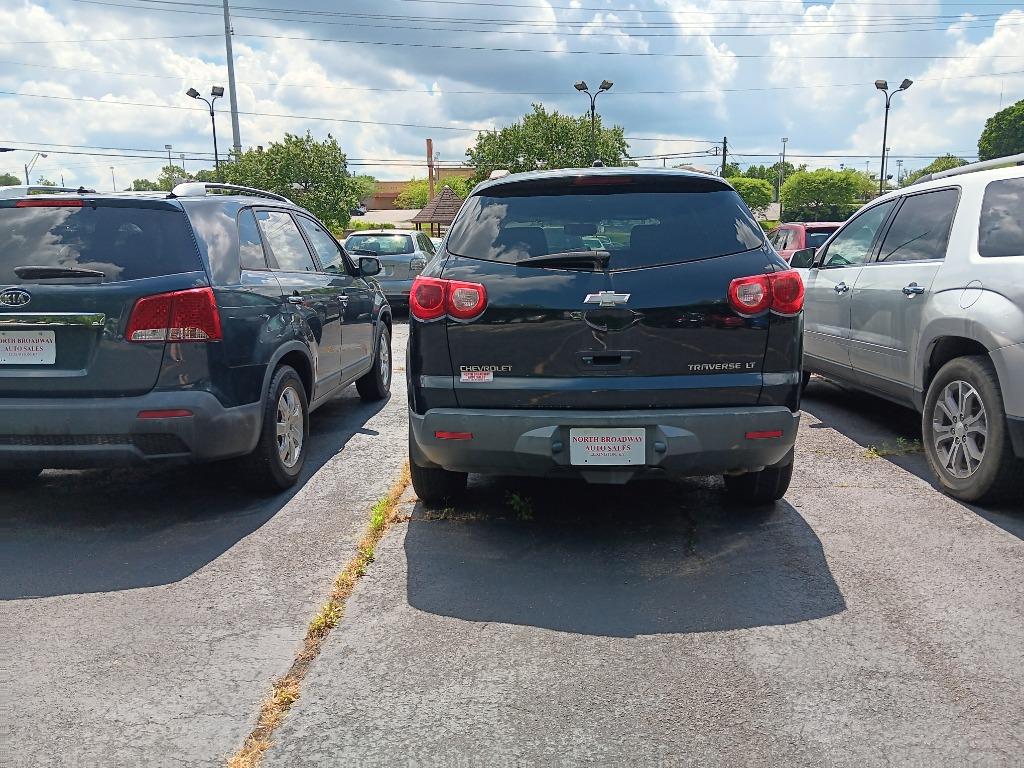2010 Chevrolet Traverse 1LT's photo