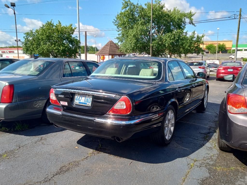 2004 Jaguar XJ Series XJ8's photo