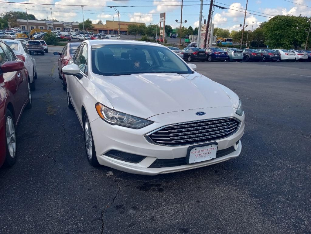 2018 Ford Fusion SE's photo